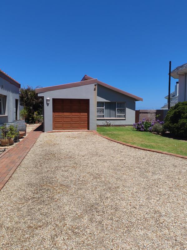 4 Bedroom Property for Sale in Sandbaai Western Cape